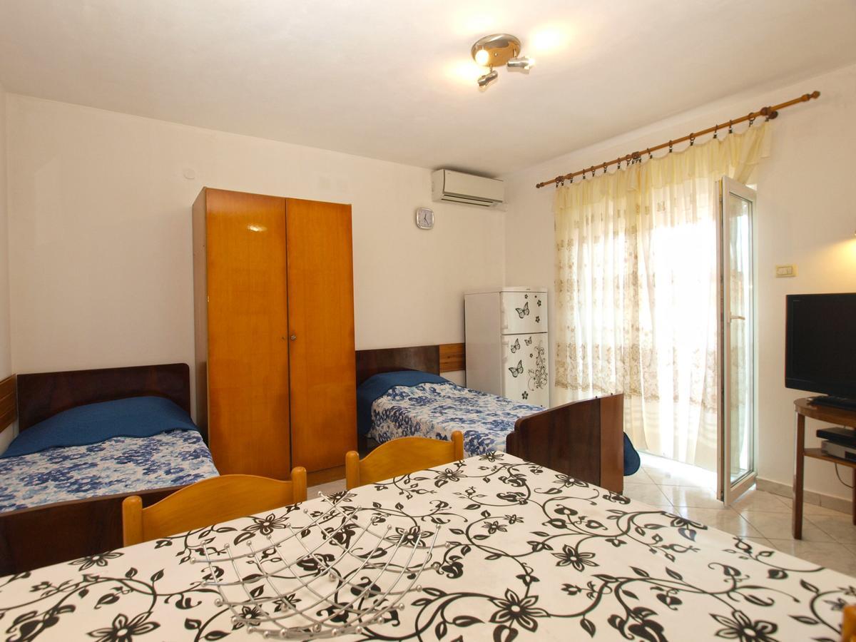 Apartments Mladen 1588 Pula Extérieur photo